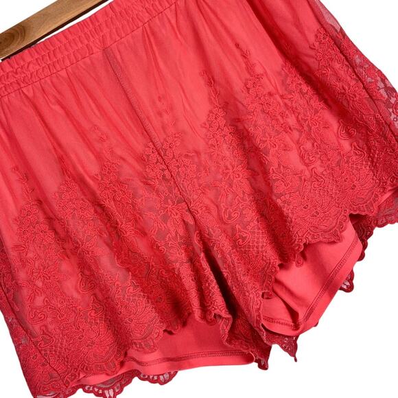 TORRID Women 1X (1) Coral Pull On Embroidered Stretch Resort Mid Rise 3.5" Short - Picture 1 of 10